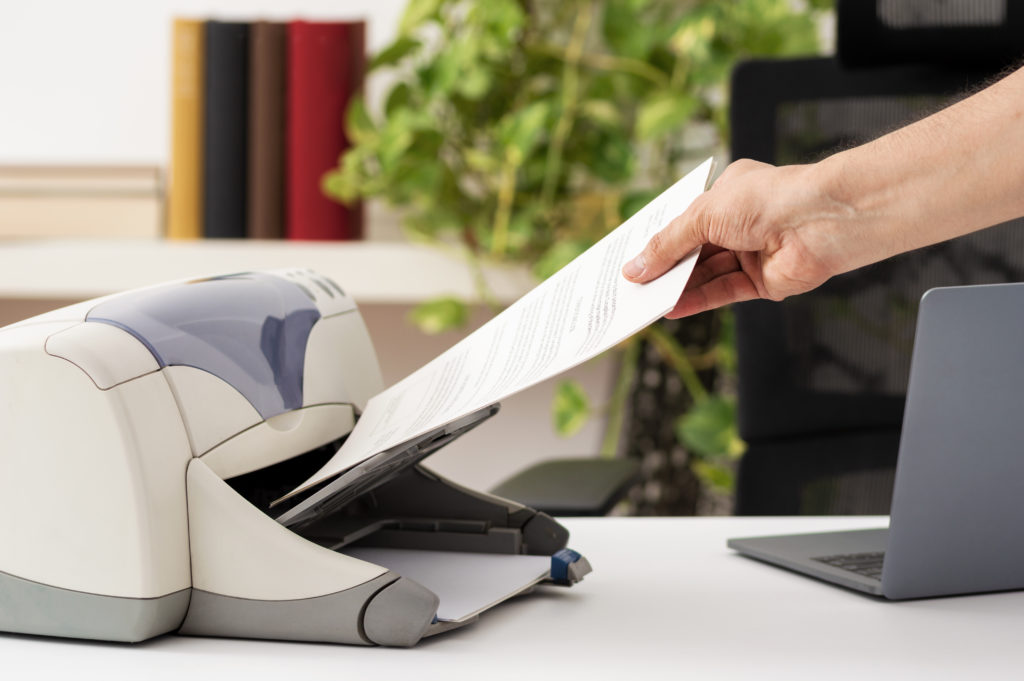 Wireless Bluetooth printer connected to Windows 10 computer